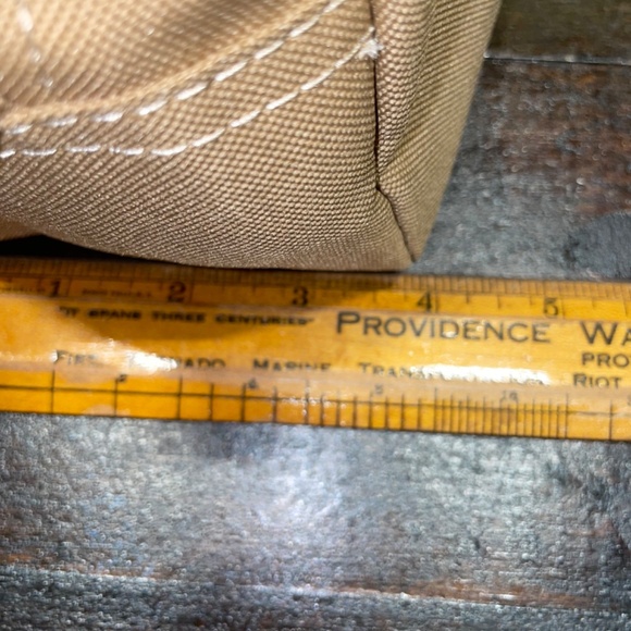 Timberland Core Khaki Canvas Travel Kit Bag - Picture 7 of 9